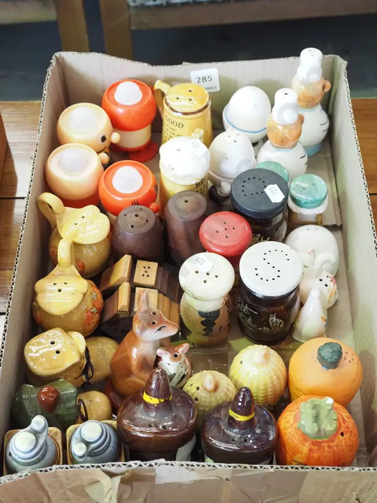 box of novelty salt and peppers Image 1++