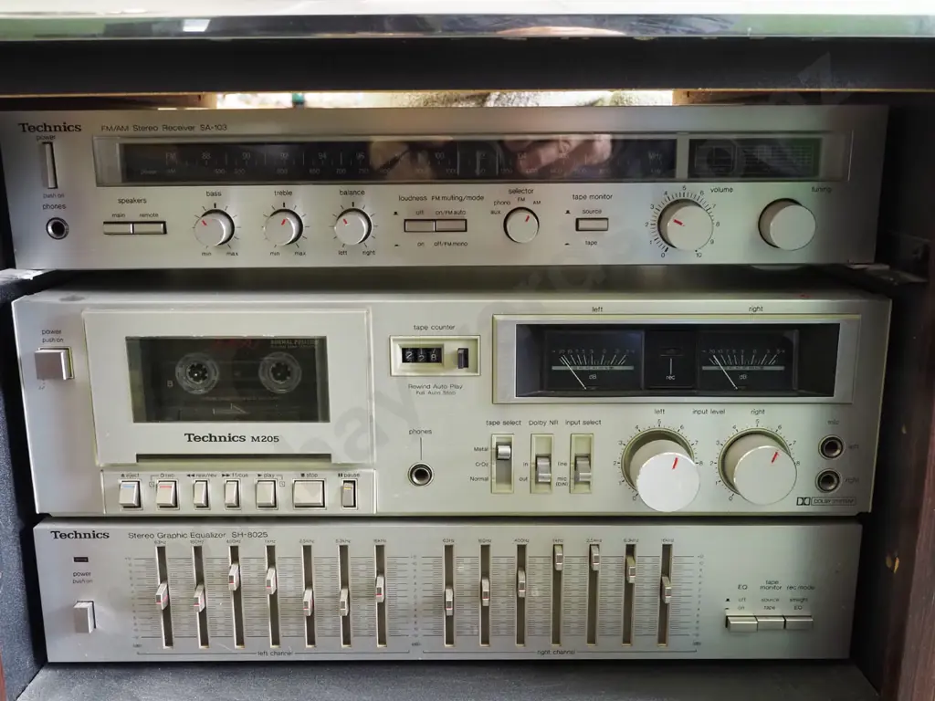 Technics stereo with speakers and original cabinet - missing 1 speaker cover, no turntable Image 1++