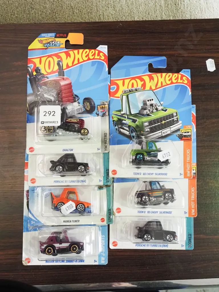 7x carded Hotwheels toy vehicles Image 1++