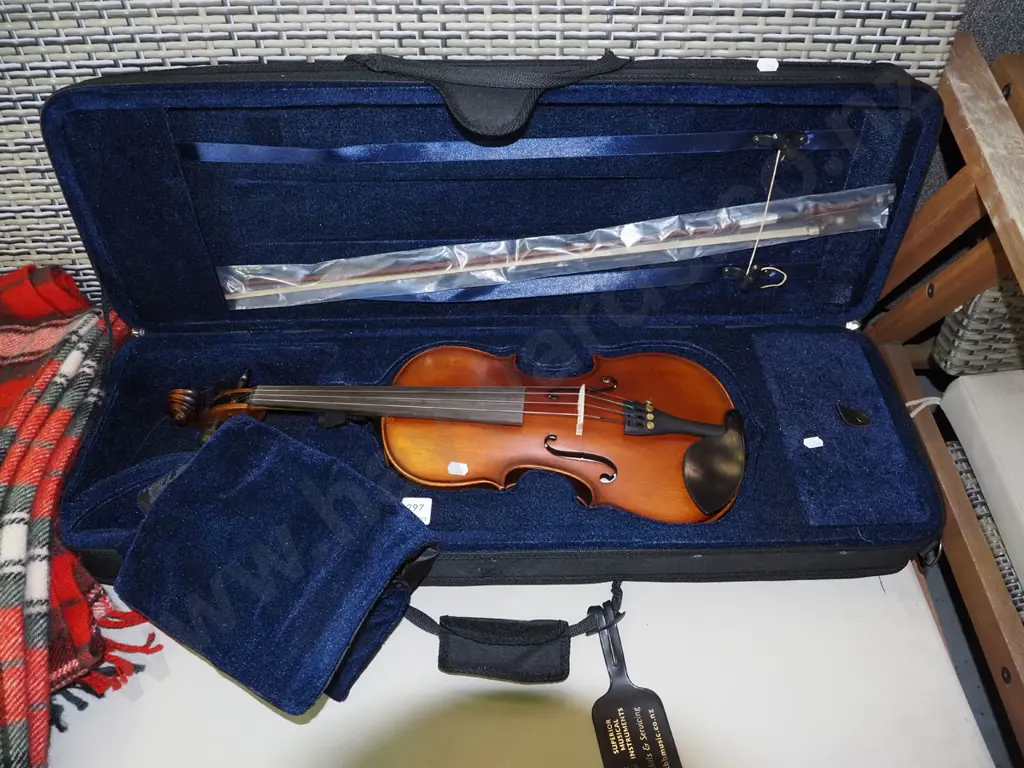 violin, bow and case Image 1++