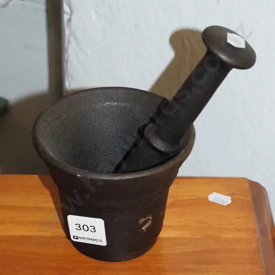 cast iron mortar and pestle