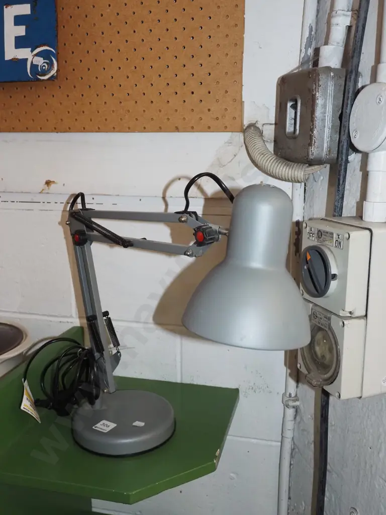 anglepoise lamp Image 1++