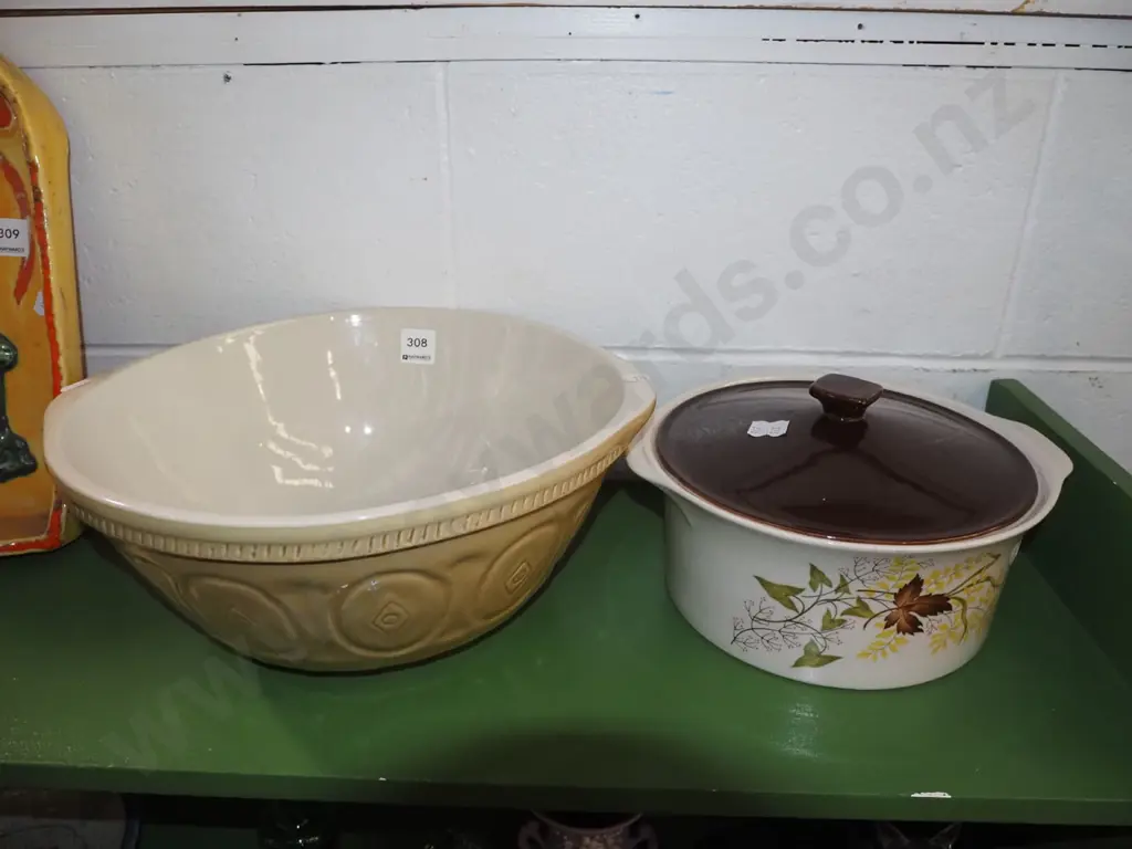 large mixing, Crown LynnAutumn Splendor casserole Image 1++