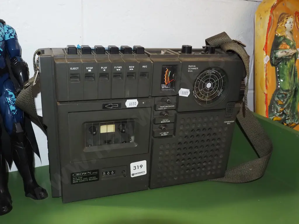 Crown radio cassette player - no power cord As Is No Returns Image 1++
