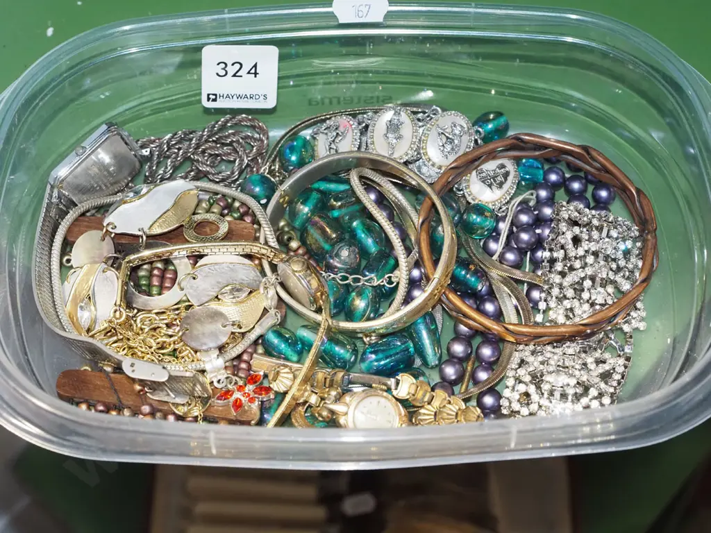 tray of costume jewellery Image 1++