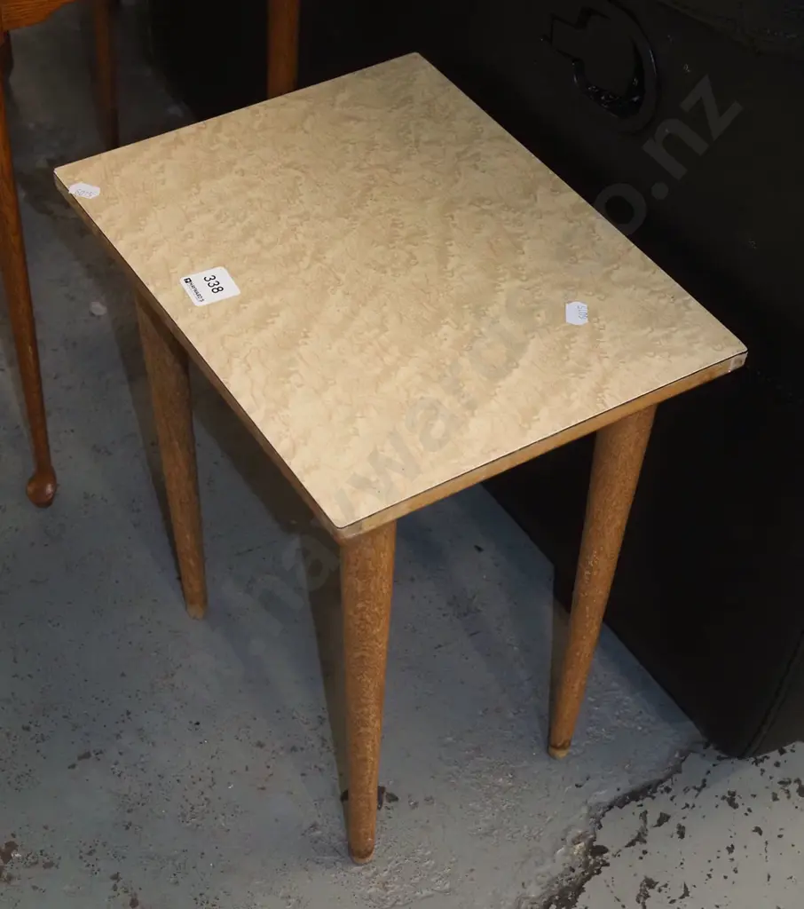 small formica top table H370 Image 1++