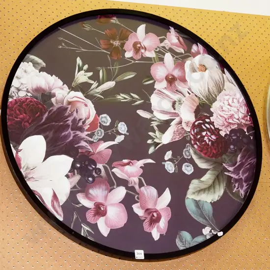 circular floral print on board Diam800