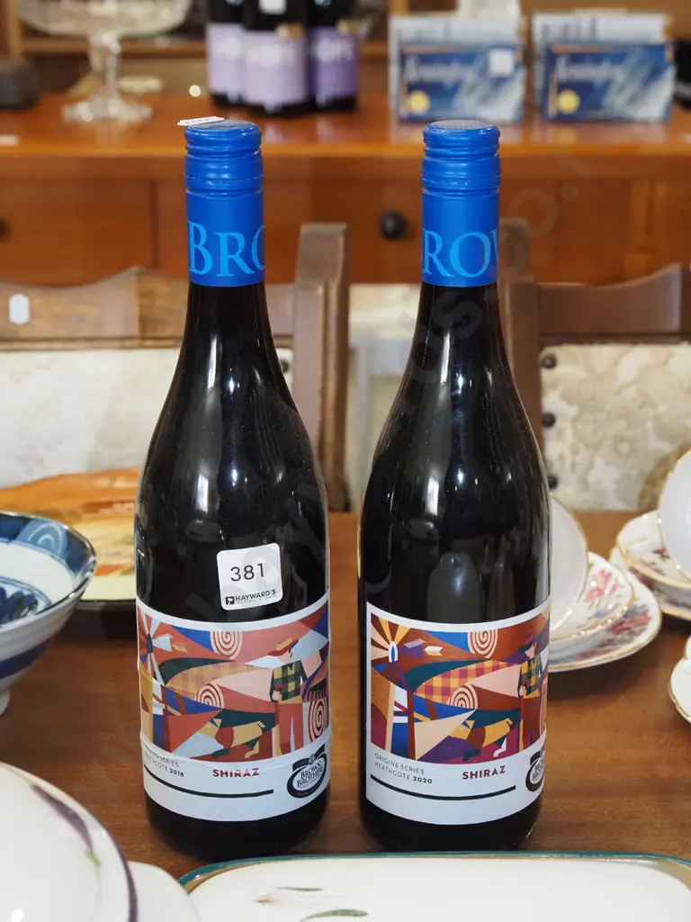 2x bottles Brown Brothers shiraz 2018 Image 1++
