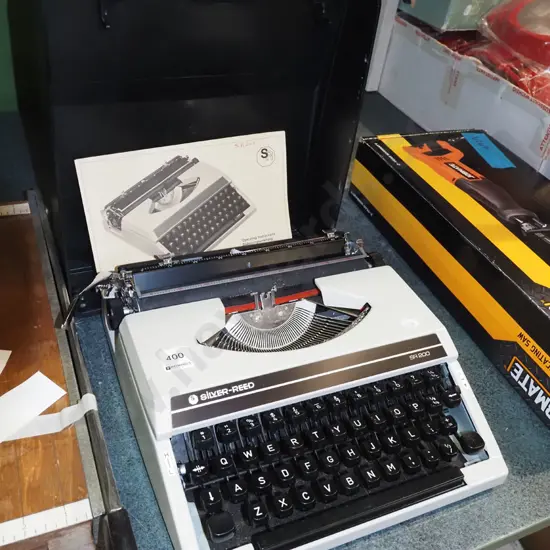 Seiko Silver Reed portable typewriter