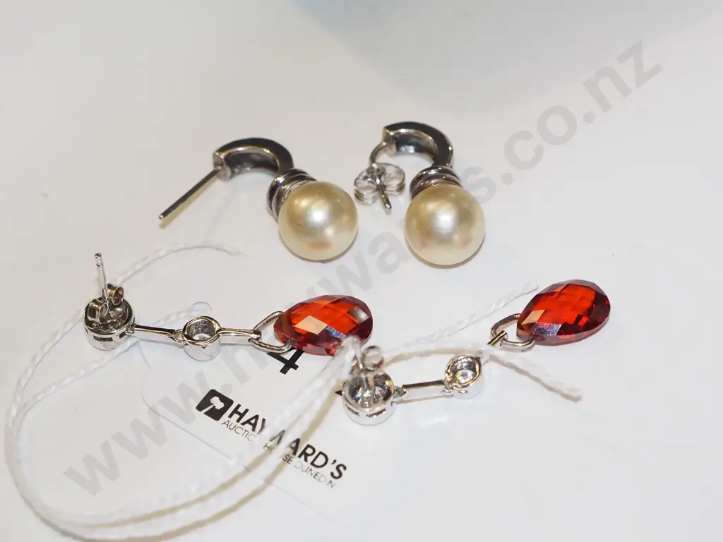 2x pairs of sterling silver earrings Image 1++