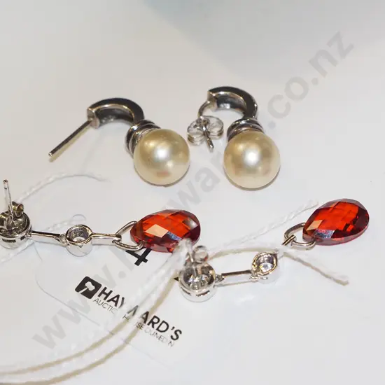 2x pairs of sterling silver earrings