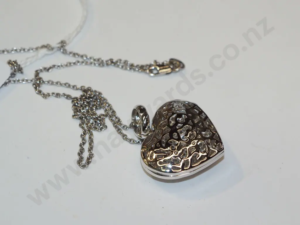 sterling silver chain with heart locket Image 1++