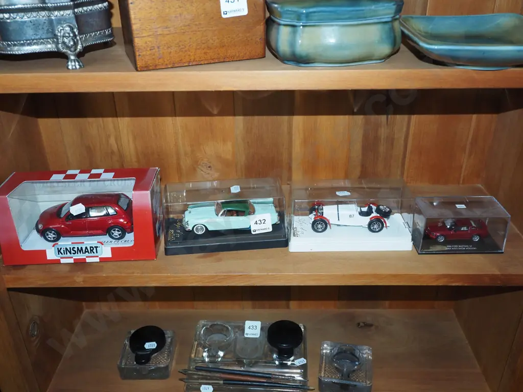 4x boxed model vehicles Image 1++