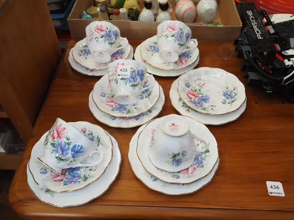Rroyal Albert Friendship Sweet Pea cups, saucers, plates Image 1++