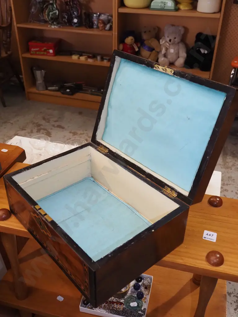 restorer's chevron inlay walnut veneer sewing box Image 1++