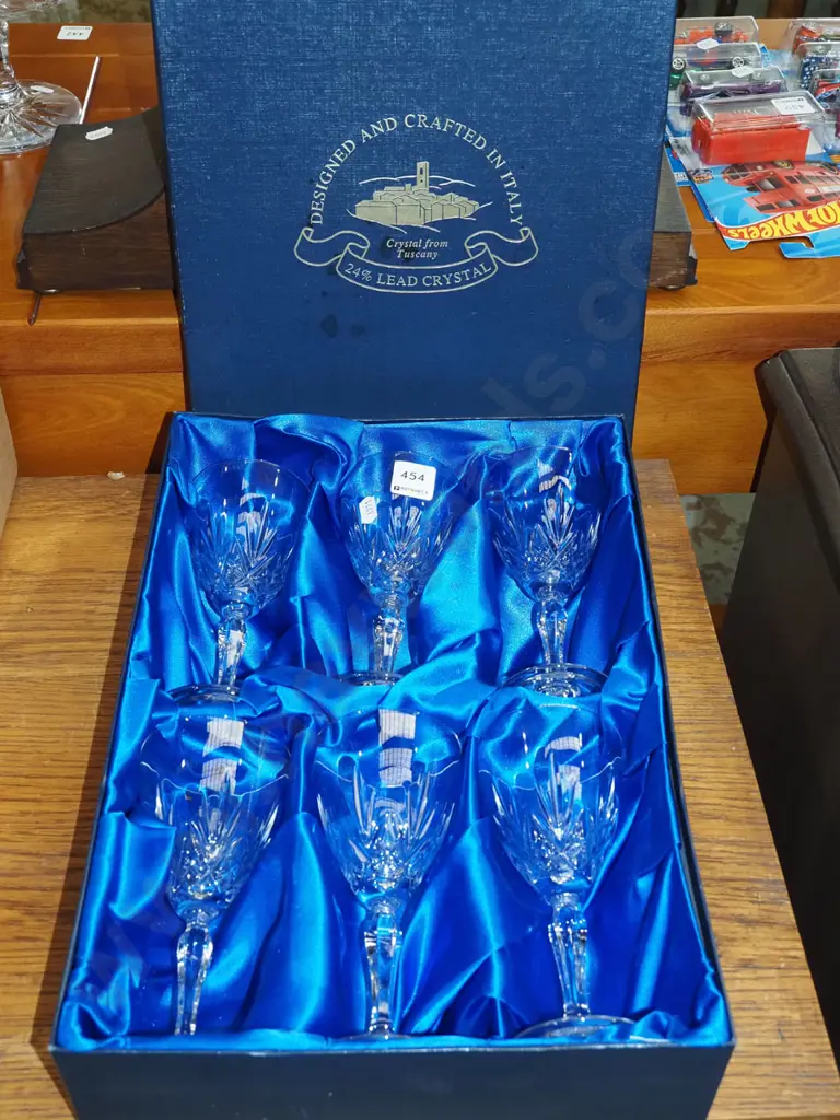 box; 6x Italian cut lead crystal wine glasses Image 1++