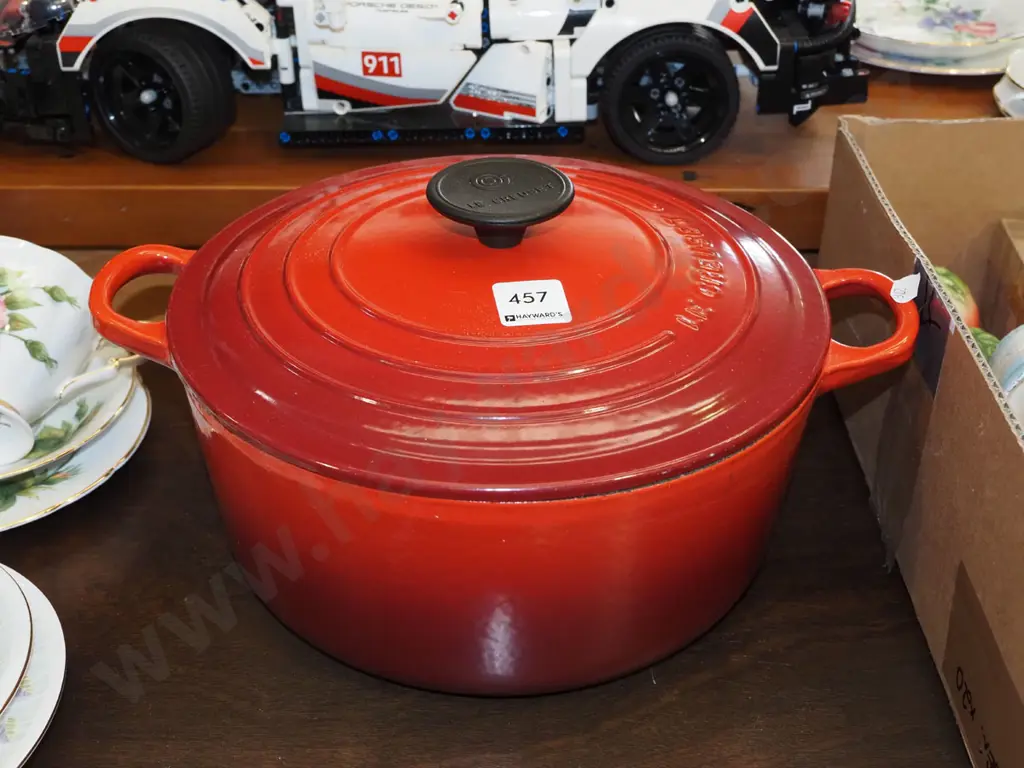 Le Creuset cast iron and enamel lidded casserole - slight marking inside Diam245 Image 1++