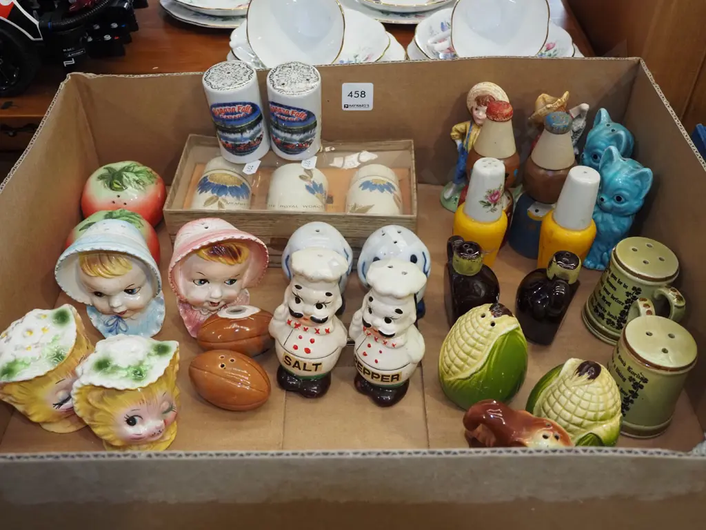 box of novelty salt and peppers Image 1++