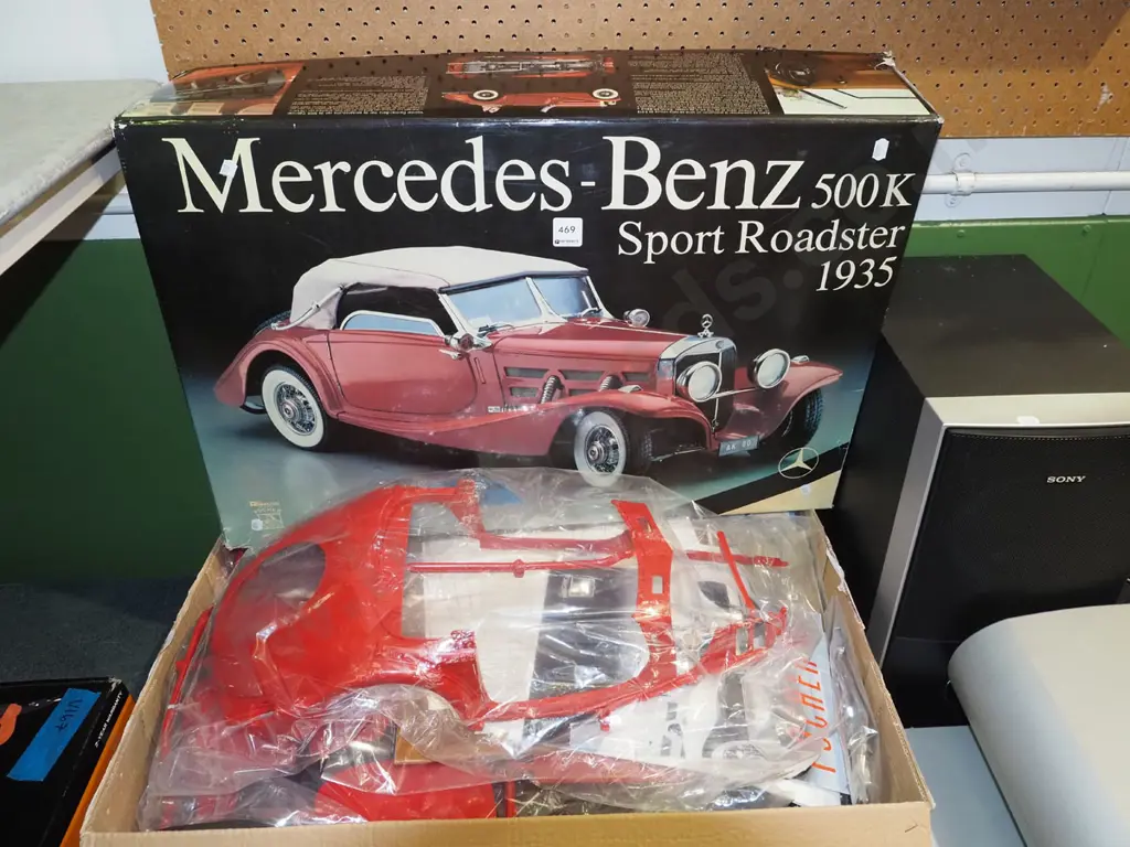 large yet to be assembled model of Mercedes Benz 1935 Sports Roadster Image 1++