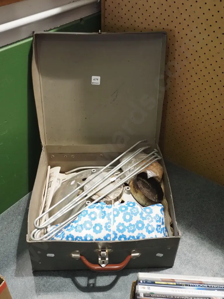 cased portable charcoal bbq Image 1++