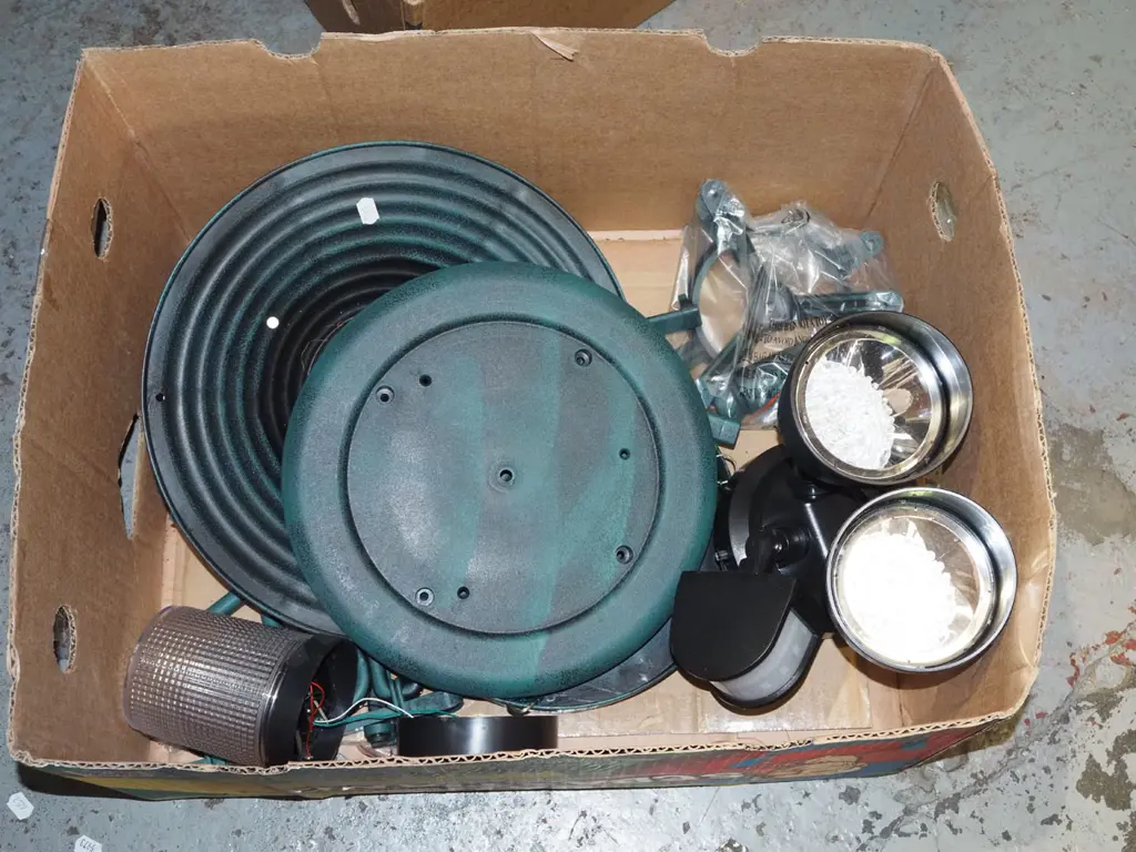 solar powered garden lights Image 1++