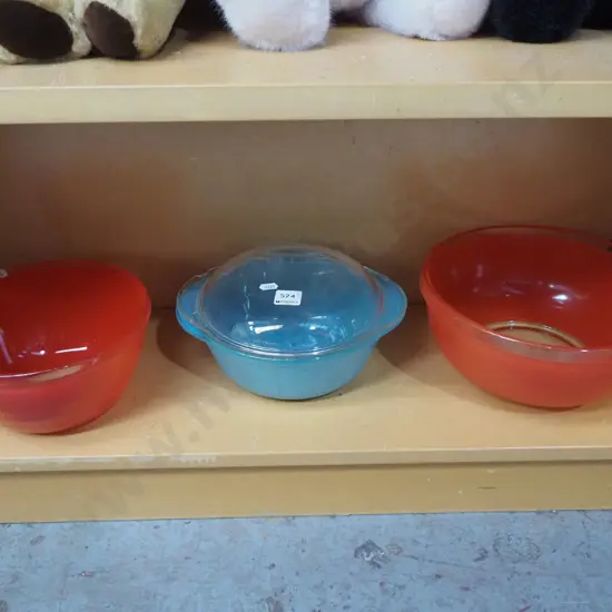 glass mixing bowls, pyrex lidded casserole