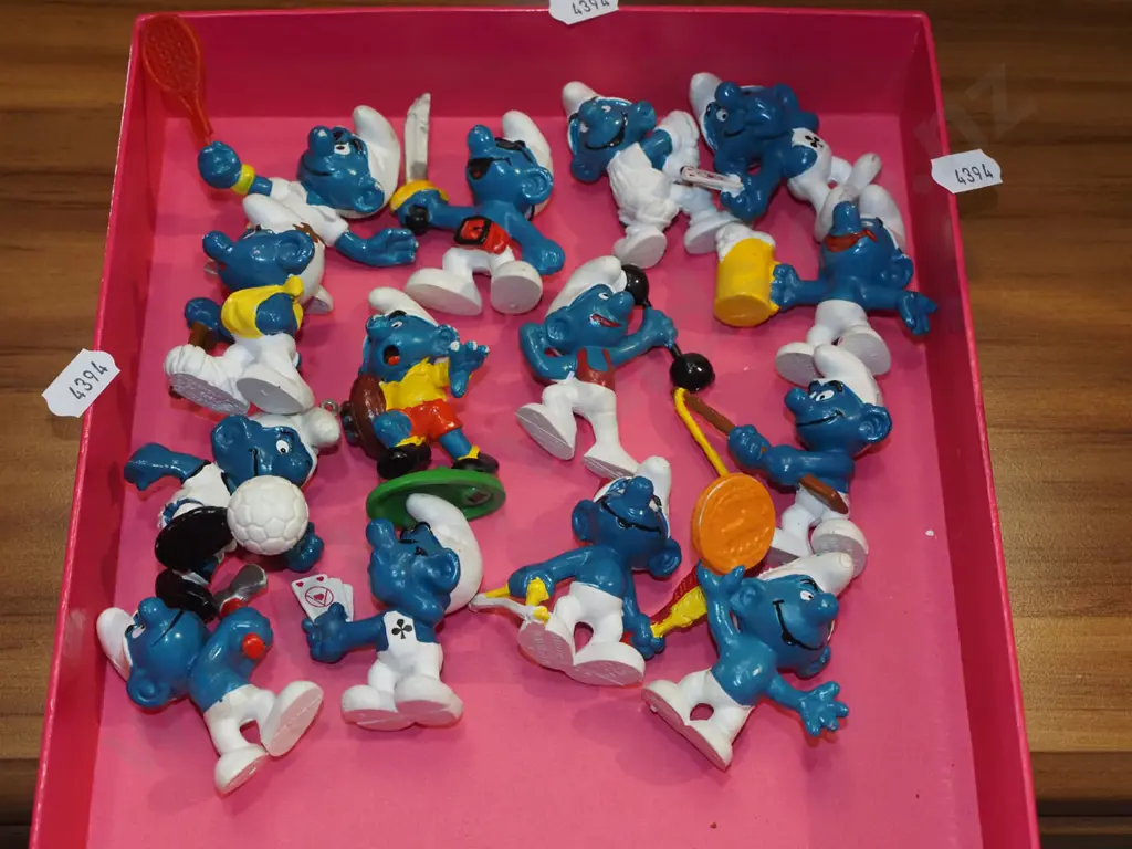 tray of Smurfs Image 1++