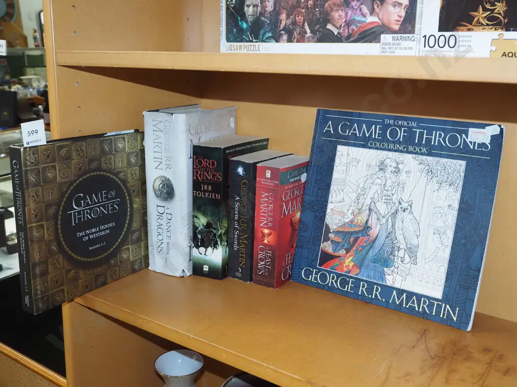 3x game of thrones books Image 1++
