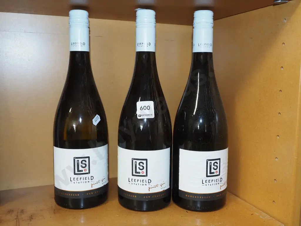 3x bottles of Leefield pinot gris 2017 Image 1++