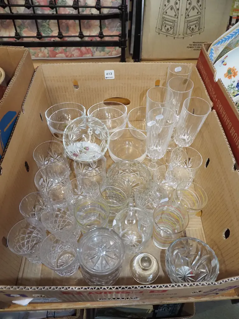 box; crystal and glass ware, tumblers Image 1++
