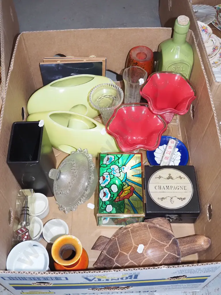 box; wooden turtle, green ceramic vases etc Image 1++