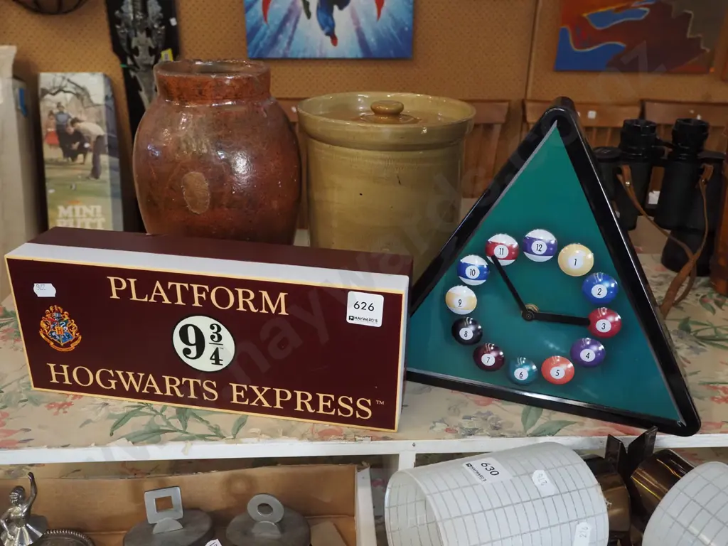 illuminated Hogwarts Express sign, wall clock biscuit tin Image 1++