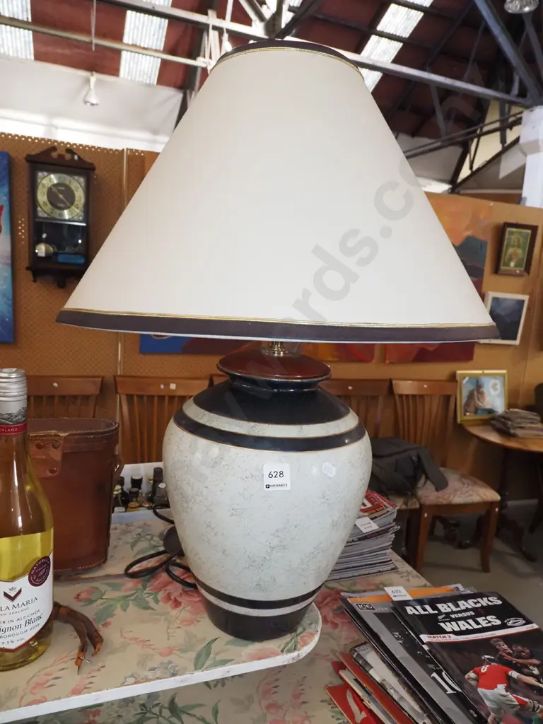 ceramic based table lamp H620 Image 1++