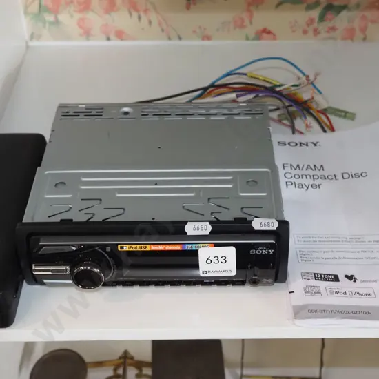 Sony FM/AM car CD player