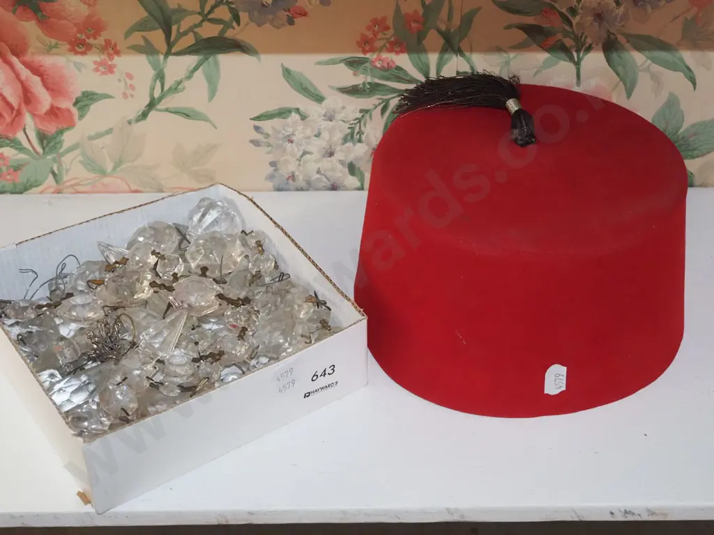 chandelier lustres, red fez hat Image 1++