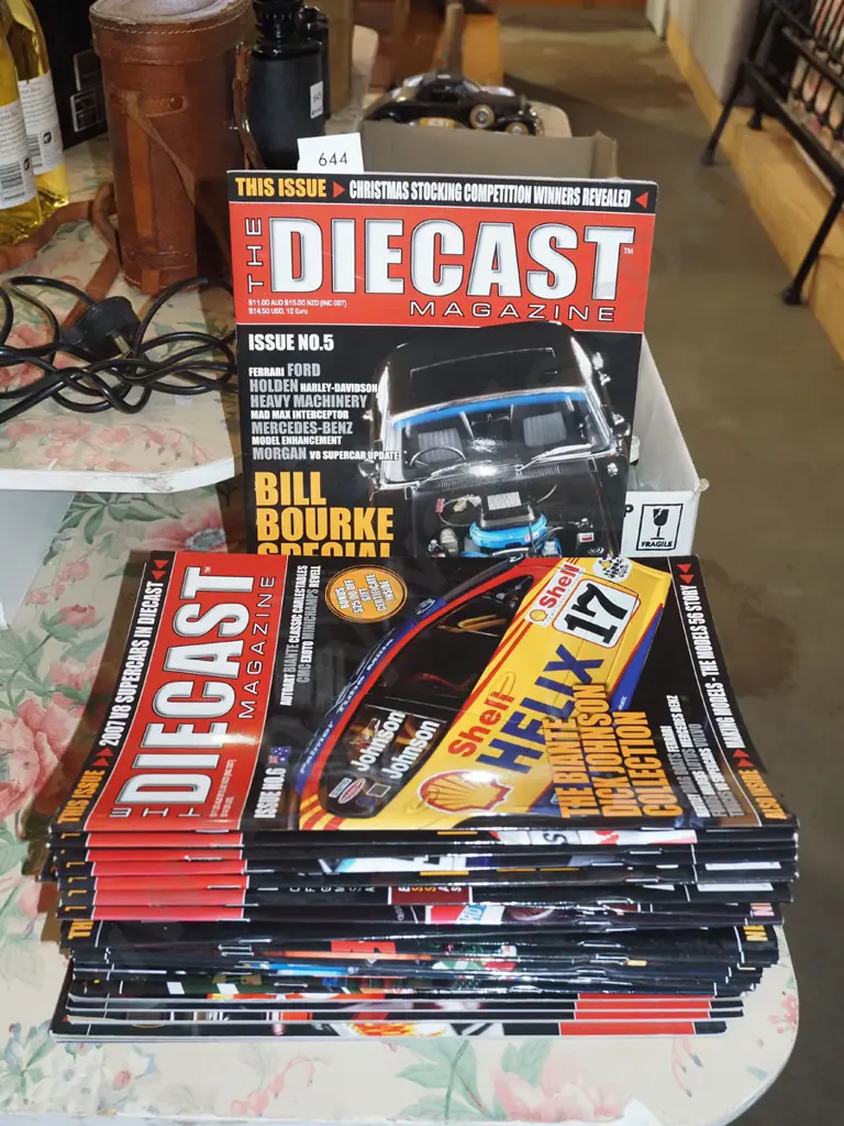 various back issues of diecast model magazines Image 1++