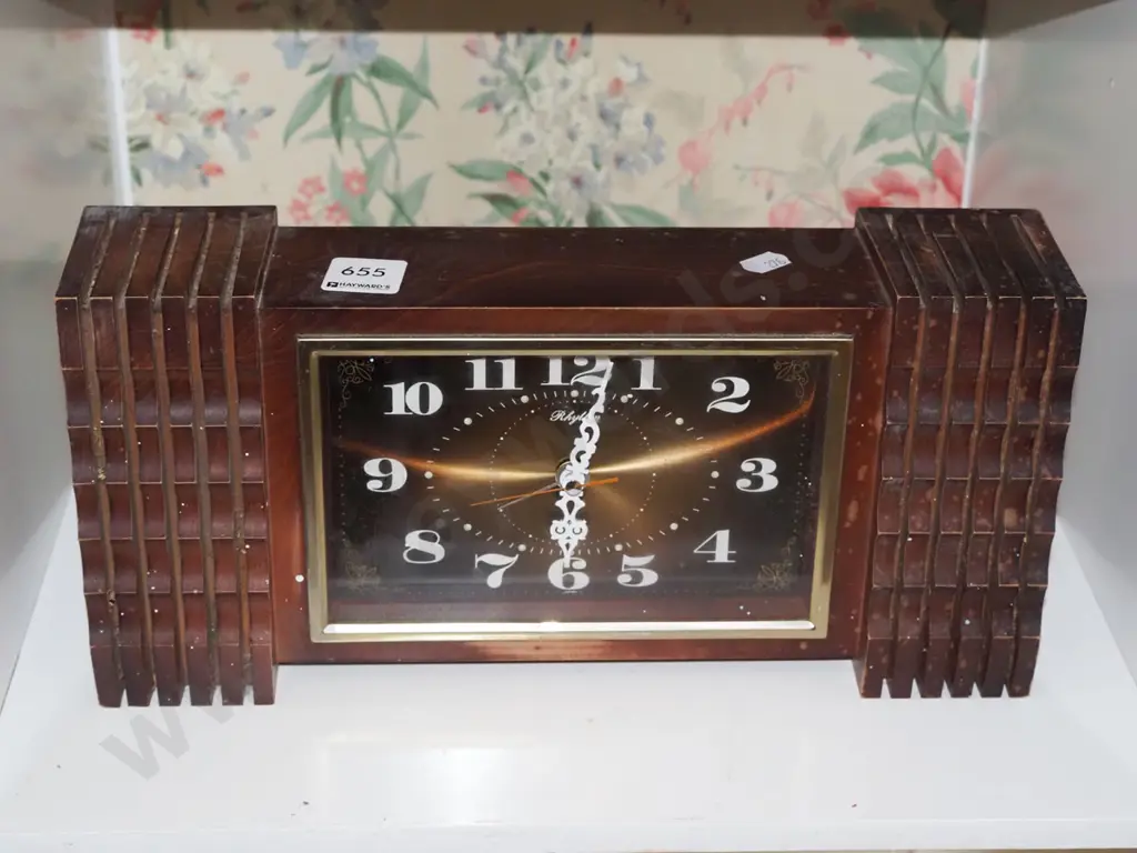 retro wall clock Image 1++