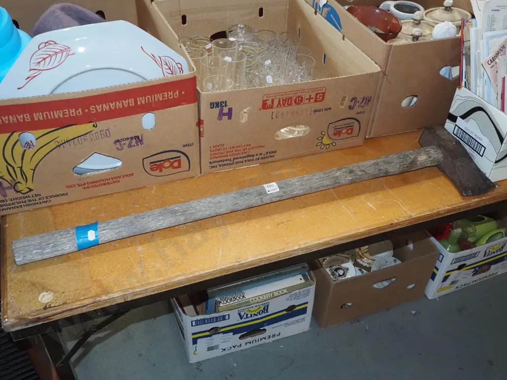 wooden handled log splitter Image 1++