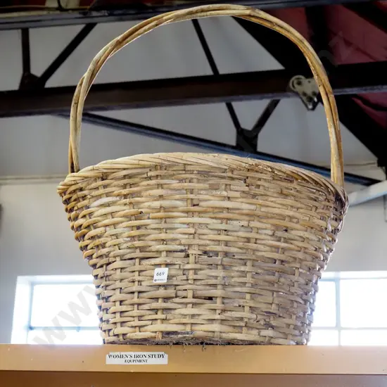 cane basket H670