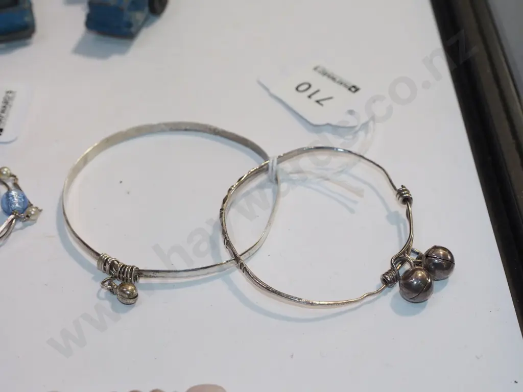 2x sterling silver jingle bell bangles Image 1++