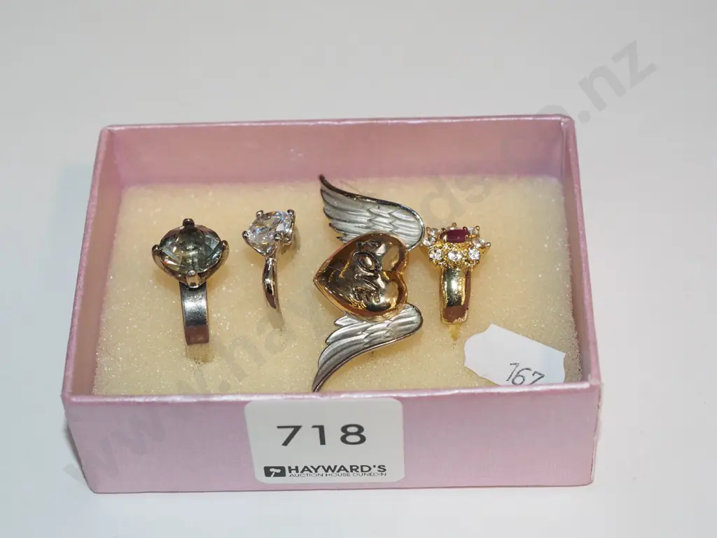 box; 4x costume rings Image 1++