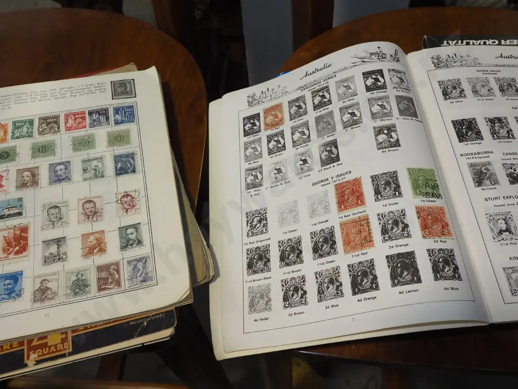 stamp albums & loose stamps Image 1++