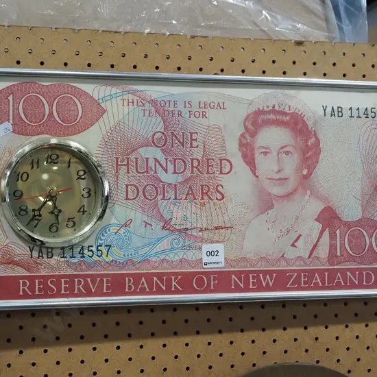 NZ $100 note wall clock