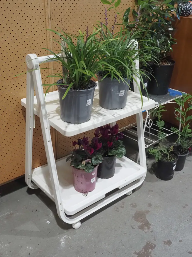 plastic foldaway tea trolley Image 1++