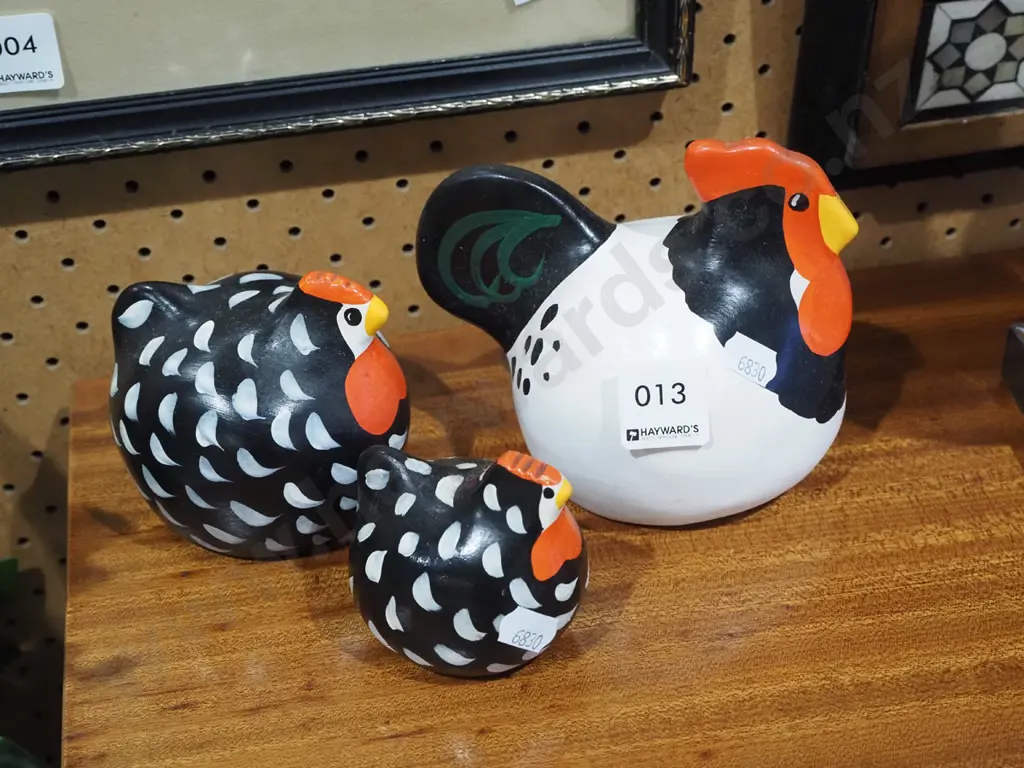 3x happy hens Image 1++