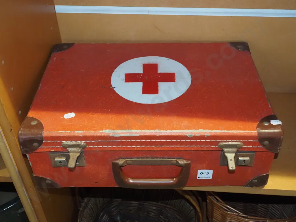 first aid suitcase and contents Image 1++