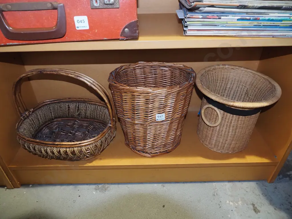 shelf of 3x cane baskets Image 1++