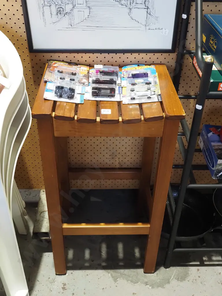 wooden stool H710 Image 1++