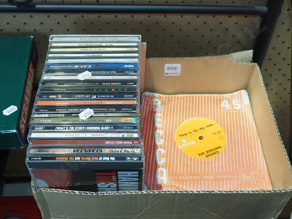 box; CDs, 45s Image 1++