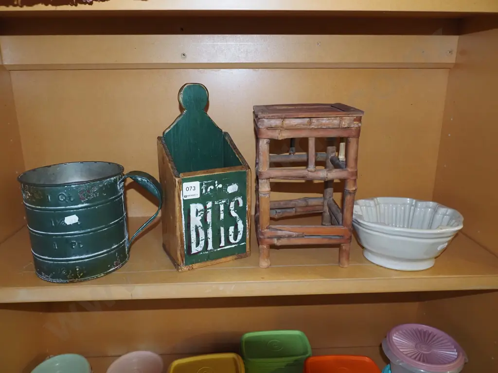 shelf; measuring jug, jelly mould, small bamboo stand, wooden utensil holder Image 1++